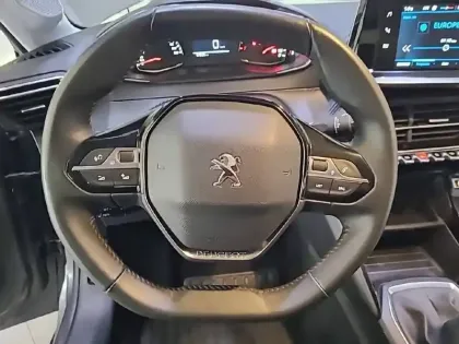 Photo 28 Peugeot 208  PureTech 75 S&S BVM5