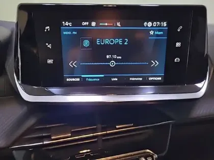 Photo 38 Peugeot 208  PureTech 75 S&S BVM5