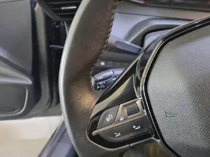 Photo 49 Peugeot 208  PureTech 75 S&S BVM5