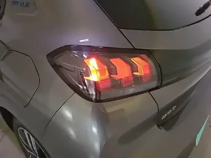 Photo 36 Peugeot 208  PureTech 75 S&S BVM5