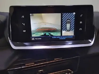 Photo 39 Peugeot 208  PureTech 75 S&S BVM5