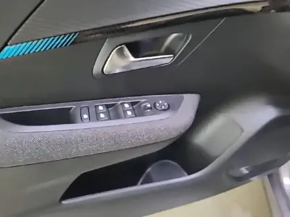 Photo 51 Peugeot 208  PureTech 75 S&S BVM5