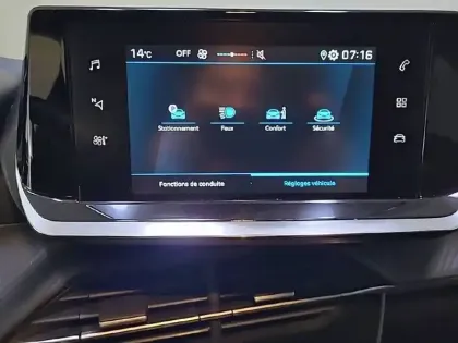 Photo 45 Peugeot 208  PureTech 75 S&S BVM5