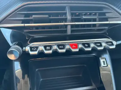 Photo 19 Peugeot 208  PureTech 75 S&S BVM5