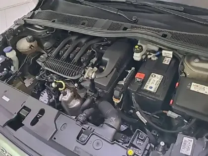 Photo 34 Peugeot 208  PureTech 75 S&S BVM5