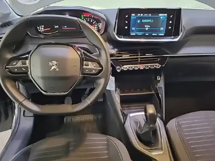 Photo 27 Peugeot 208  PureTech 75 S&S BVM5