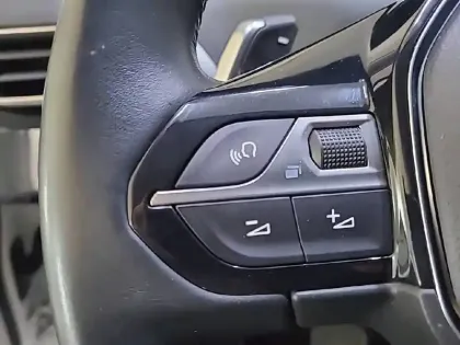 Photo 95 Peugeot 3008  Hybrid 225 e-EAT8