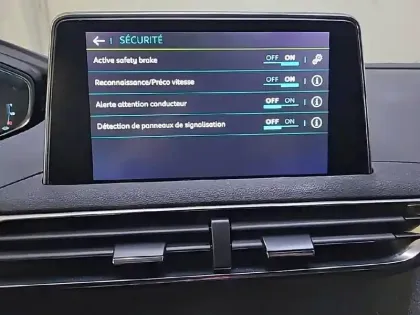 Photo 55 Peugeot 3008  Hybrid 225 e-EAT8