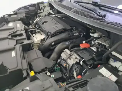 Photo 48 Peugeot 3008  Hybrid 225 e-EAT8