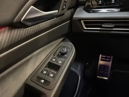 Photo 18 Volkswagen Golf  2.0 TSI 320 DSG7