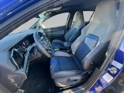 Photo 49 Volkswagen Golf  2.0 TSI 320 DSG7