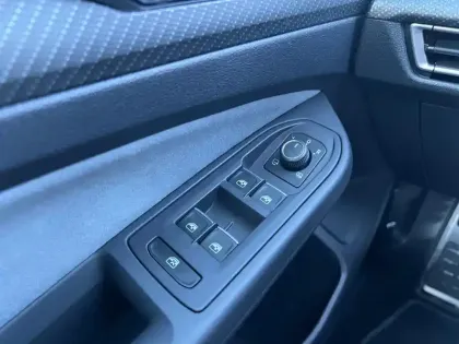 Photo 99 Volkswagen Golf  2.0 TSI 320 DSG7