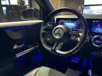 Photo 11 Mercedes GLA  200 d 8G-DCT