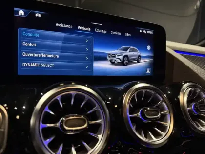 Photo 15 Mercedes GLA  200 d 8G-DCT