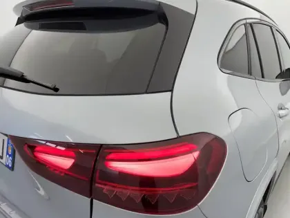 Photo 69 Mercedes GLA  250 e 8G-DCT