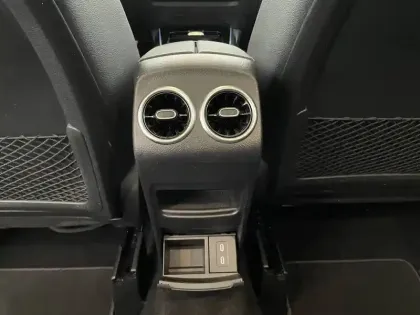 Photo 98 Mercedes GLA  250 e 8G-DCT