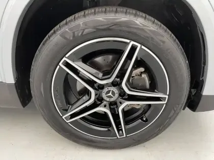 Photo 84 Mercedes GLA  250 e 8G-DCT