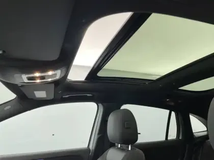 Photo 95 Mercedes GLA  250 e 8G-DCT