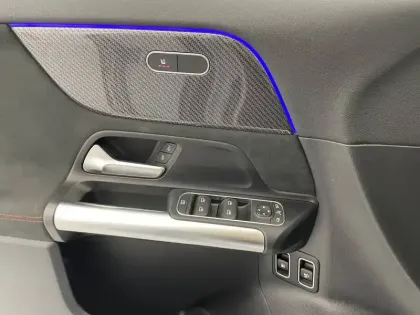 Photo 61 Mercedes GLA  250 e 8G-DCT