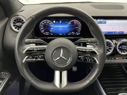 Photo 94 Mercedes GLA  250 e 8G-DCT