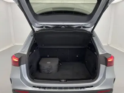 Photo 85 Mercedes GLA  250 e 8G-DCT