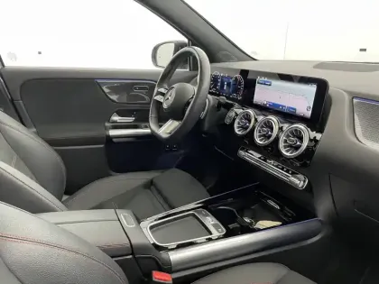 Photo 31 Mercedes GLA  250 e 8G-DCT