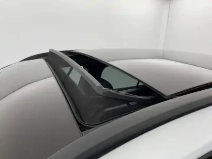 Photo 107 Mercedes GLA  250 e 8G-DCT