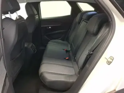 Photo 11 Peugeot 3008  PureTech 130ch S&S EAT8