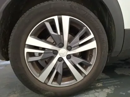 Photo 12 Peugeot 3008  PureTech 130ch S&S EAT8