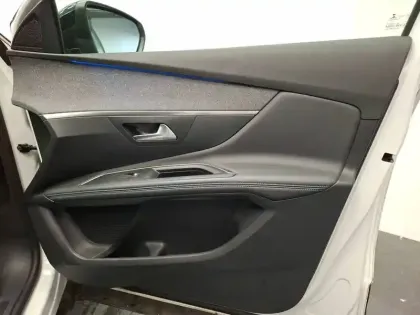 Photo 33 Peugeot 3008  PureTech 130ch S&S EAT8