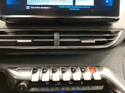 Photo 28 Peugeot 3008  PureTech 130ch S&S EAT8