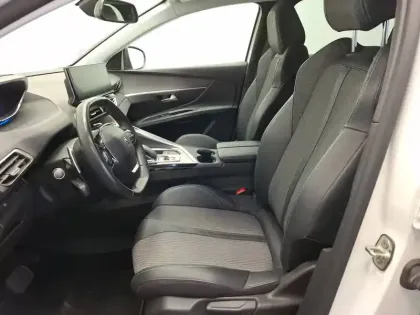 Photo 10 Peugeot 3008  PureTech 130ch S&S EAT8