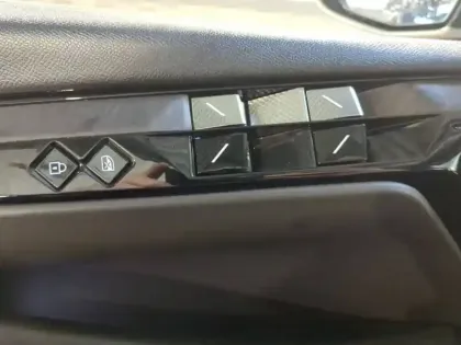 Photo 18 DS DS 4  Hybride E-Tense 225 EAT8