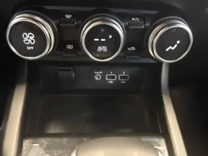 Photo 78 Renault Arkana  E-Tech 145