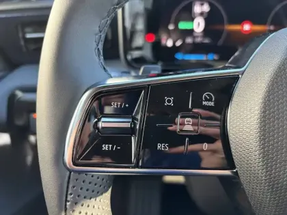 Photo 18 Nissan Micra Electrique 52kWh 150ch