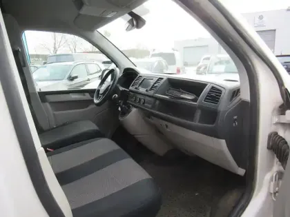 Photo 12 Volkswagen Transporter  6.1 VAN L1H1 2.0 TDI 150 BVM6 4MOTION