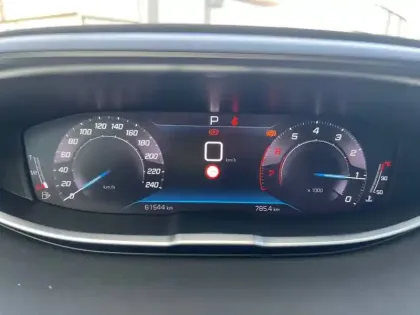 Photo 15 Peugeot 3008  PureTech 130ch S&S EAT8