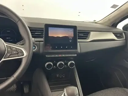 Photo 80 Renault Captur  E-Tech Plug-in 160