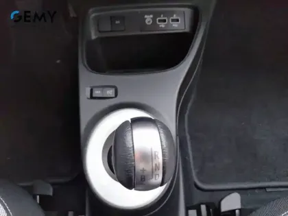 Photo 14 Renault Twingo  III Achat Intégral - 21