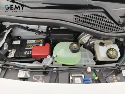 Photo 32 Renault Twingo Gén. III (C07) Ph2 Zen 5