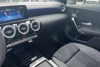 Photo 21 Mercedes CLA  Coupé 250 e Hybrid EQ 8G-DCT