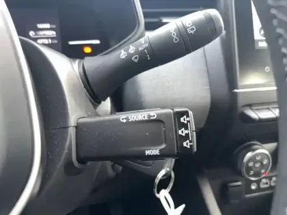 Photo 20 Renault Clio  Blue dCi 100 ch GSR2