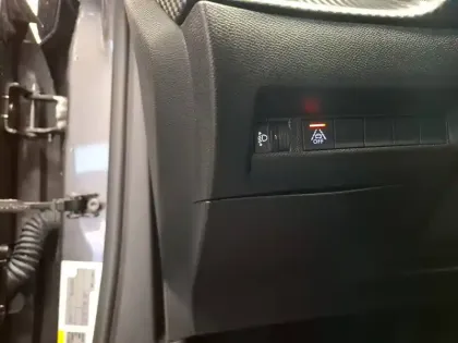 Photo 15 Peugeot 2008  PureTech 130 S&S EAT8