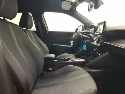 Photo 34 Peugeot 2008  PureTech 130 S&S EAT8