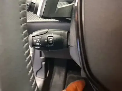 Photo 18 Peugeot 2008  PureTech 130 S&S EAT8