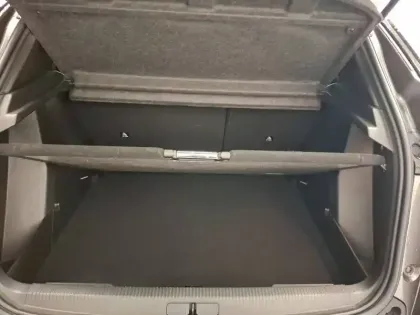 Photo 8 Peugeot 2008  PureTech 130 S&S EAT8