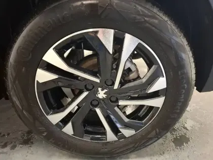 Photo 12 Peugeot 2008  PureTech 130 S&S EAT8