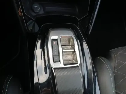 Photo 12 Peugeot 2008  PureTech 130 S&S EAT8