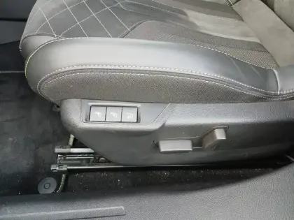 Photo 38 Peugeot 2008  PureTech 130 S&S EAT8