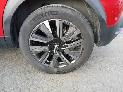 Photo 18 Peugeot 2008  PureTech 130 S&S EAT8